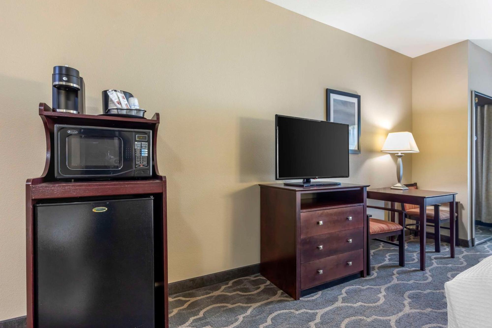 Best Western Plus Burleson Inn & Suites Dış mekan fotoğraf