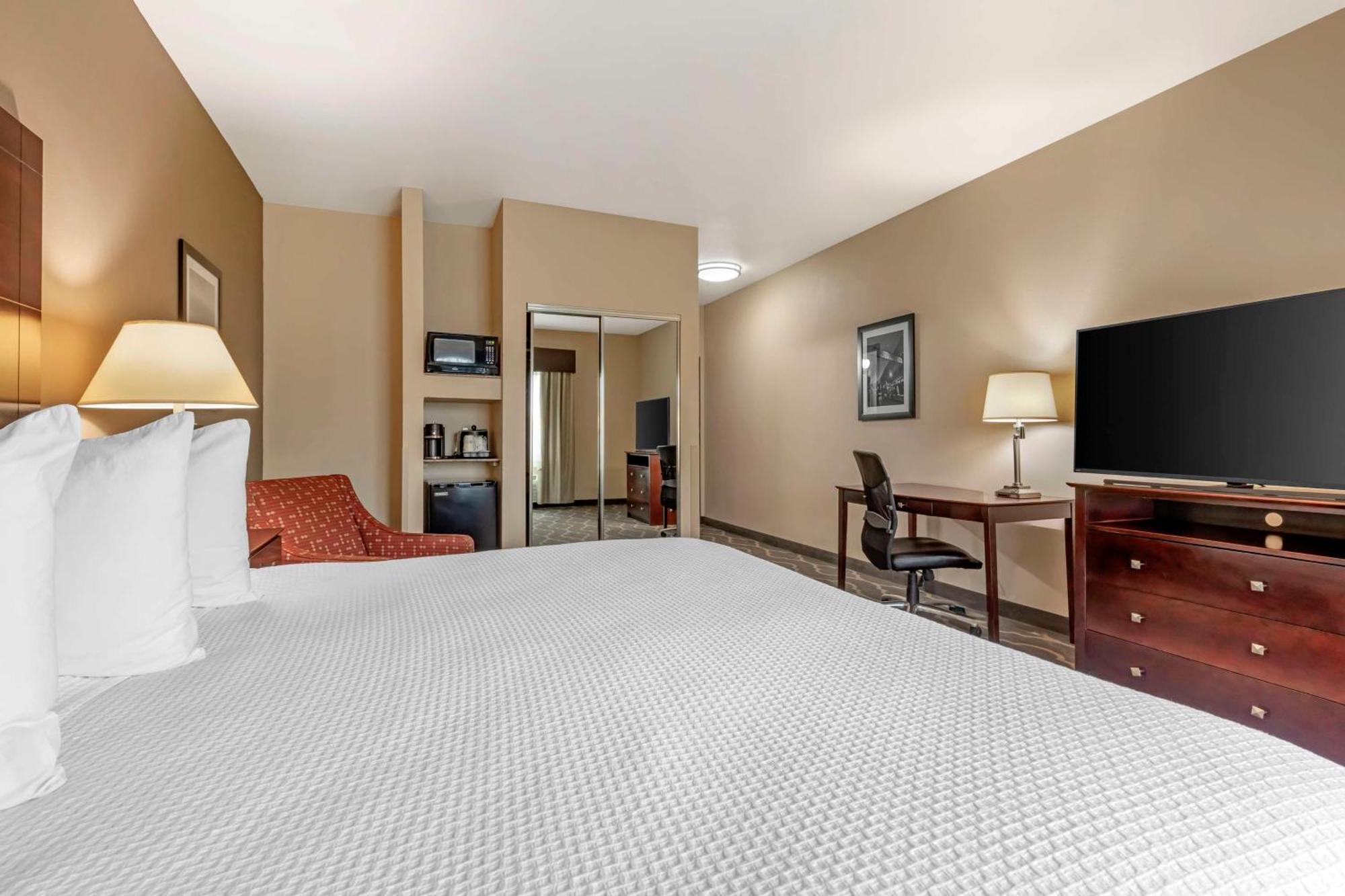 Best Western Plus Burleson Inn & Suites Dış mekan fotoğraf