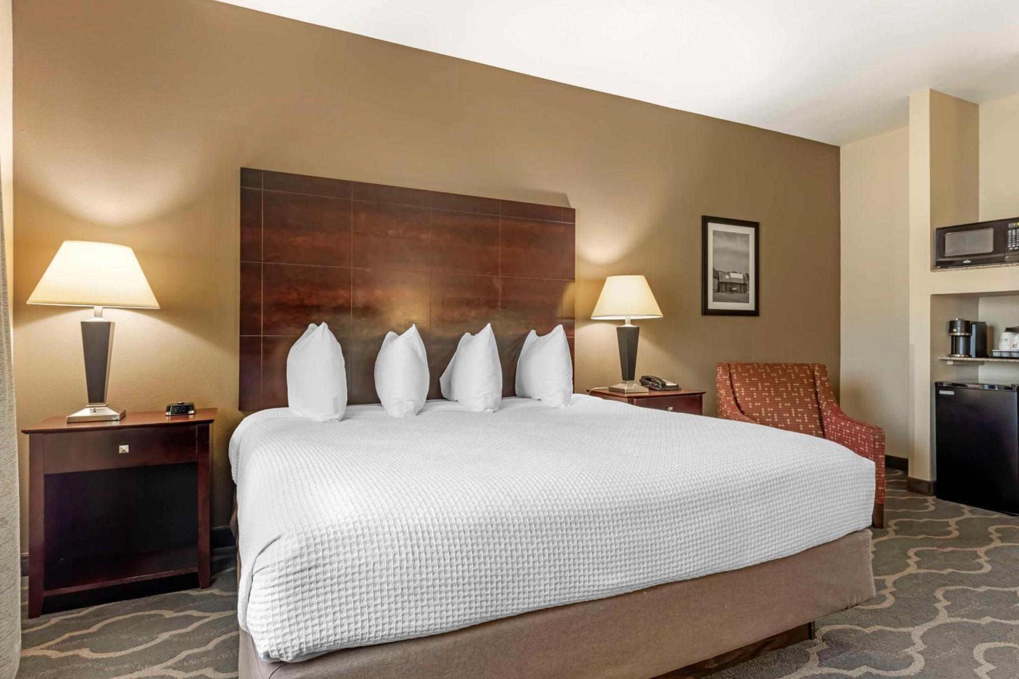 Best Western Plus Burleson Inn & Suites Dış mekan fotoğraf